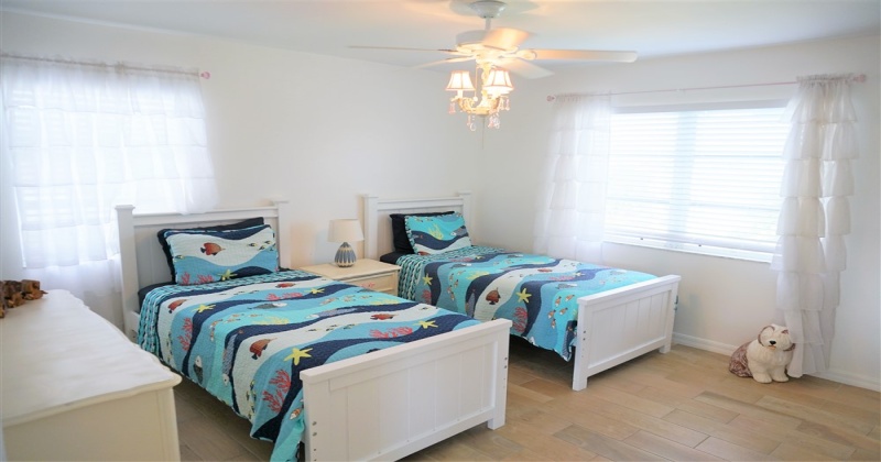 Matlacha, Florida, 3 Bedrooms Bedrooms, 8 Rooms Rooms,2 BathroomsBathrooms,Villa,Vacation Rental,1003