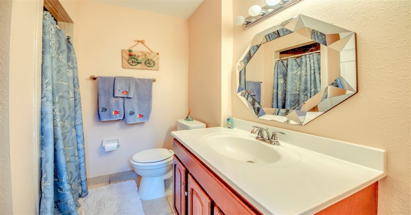 Matlacha, Florida, 3 Bedrooms Bedrooms, 8 Rooms Rooms,2 BathroomsBathrooms,Villa,Vacation Rental,1003
